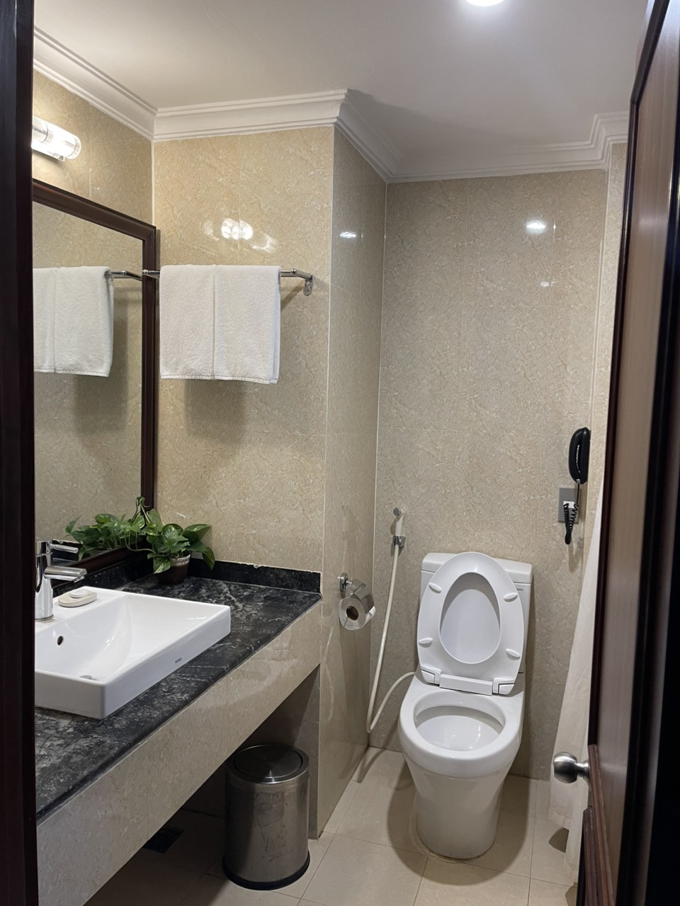 images/hotels/service/2023/03/original/z4180204846858_eb1984460fea8e7715a8a35996a35b9a_1678759710.jpg